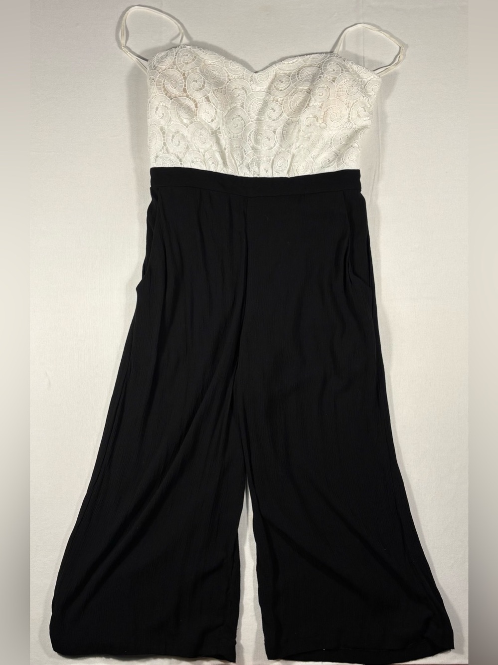 Bisou Bisou Women’s 14 Black Wide-Leg Jumpsuit White Lace Bodice Spaghetti Strap
